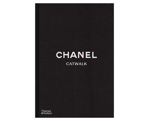 bol com chanel boek|Chanel Catwalk: The Complete Collections The Complete .